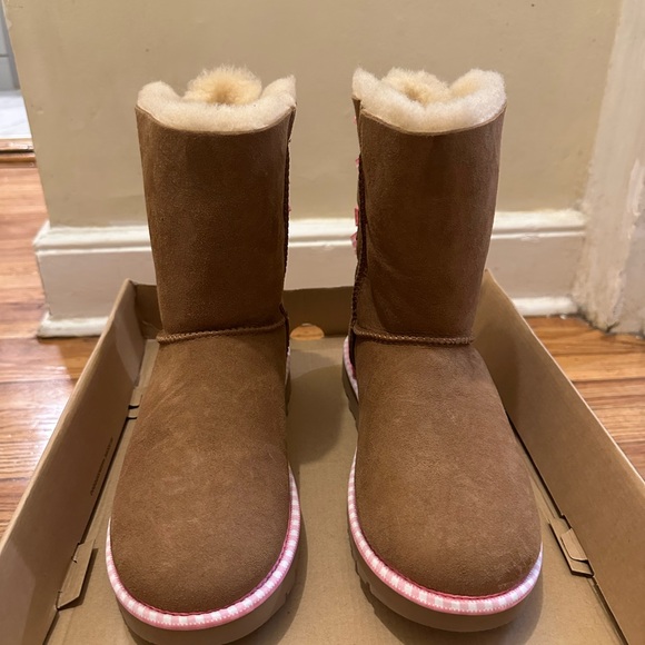 UGG Bailey Bow Gingham boots - Picture 2 of 8